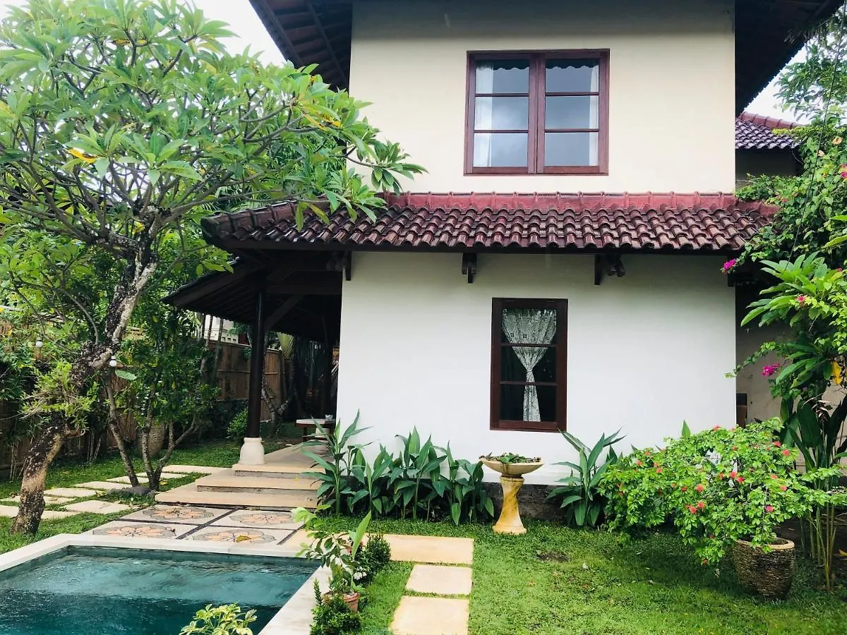 Villa Abhista Seminyak  スミニャック