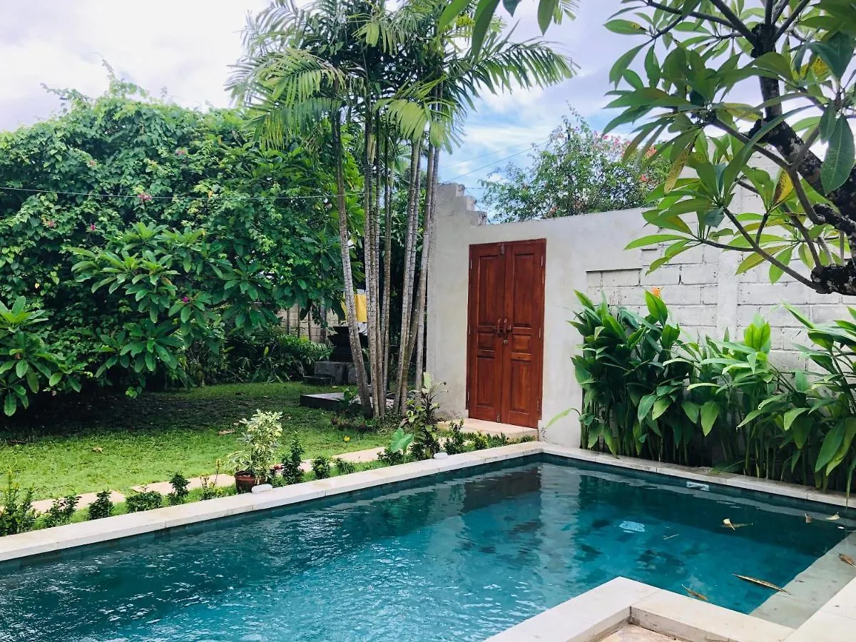 Villa Abhista Seminyak インドネシア