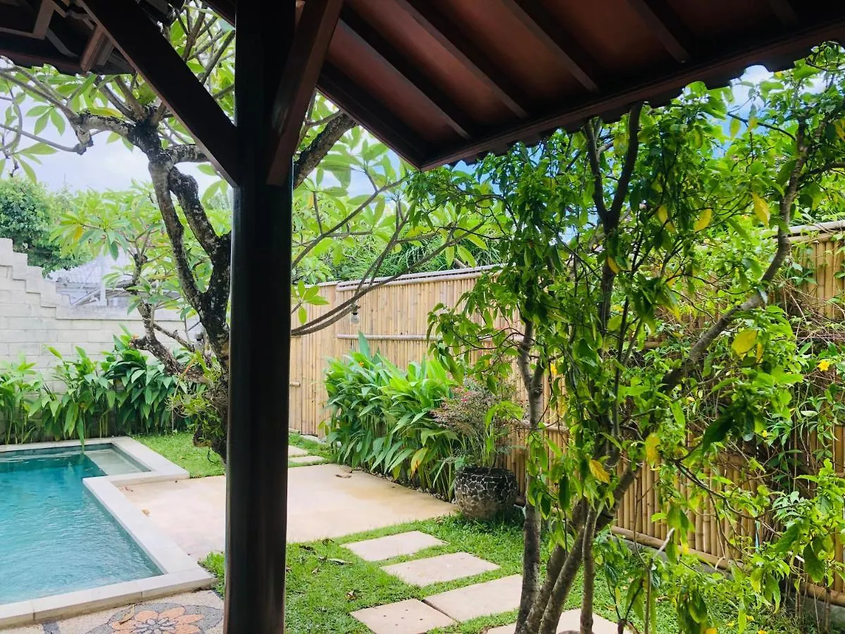 Villa Abhista Seminyak インドネシア