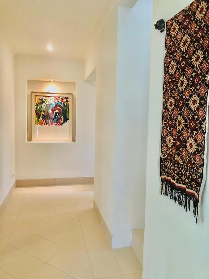 Villa Abhista Seminyak インドネシア